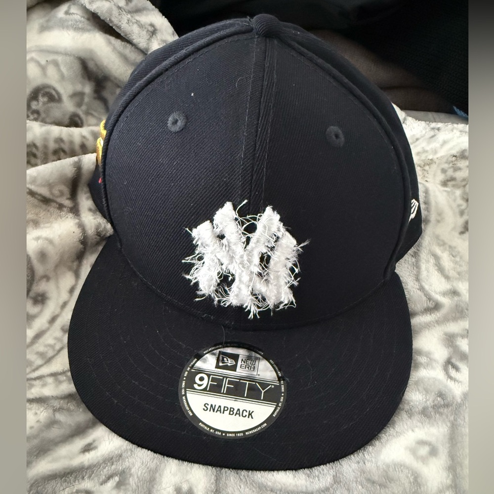 Canvas Escape from NY Yankees Snap Back New Never Worn